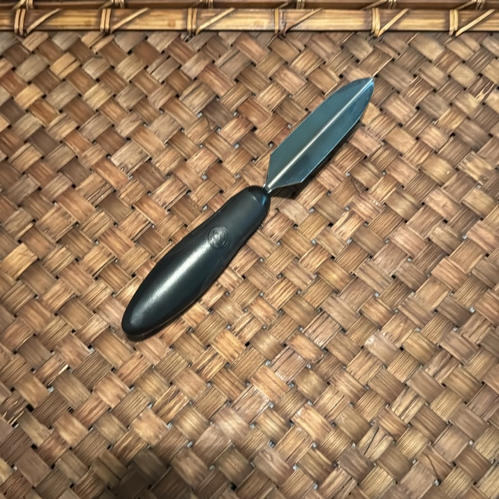 Pampered Chef V- Shaped Cutter